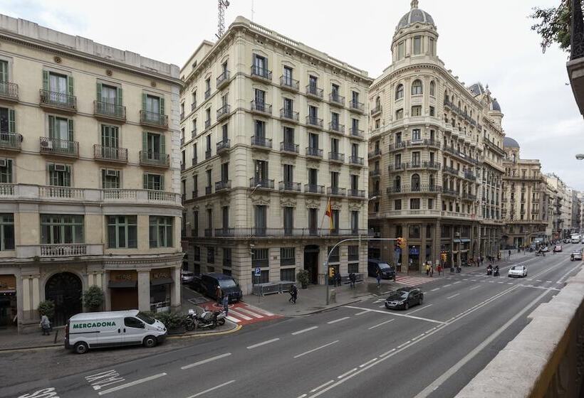 تختخواب و صبحانه Ainb Born Via Laietana