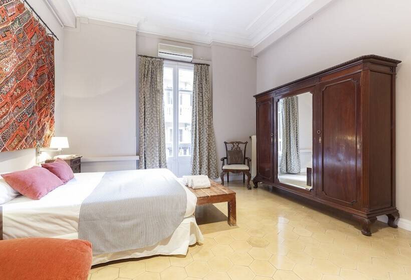 تختخواب و صبحانه Ainb Born Via Laietana