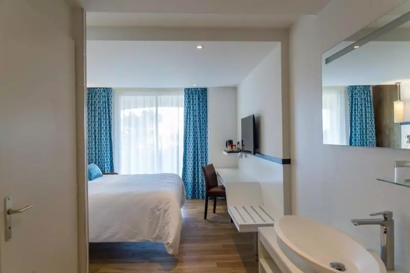 Отель Côté Thalasso Hôtel & Spa Marin