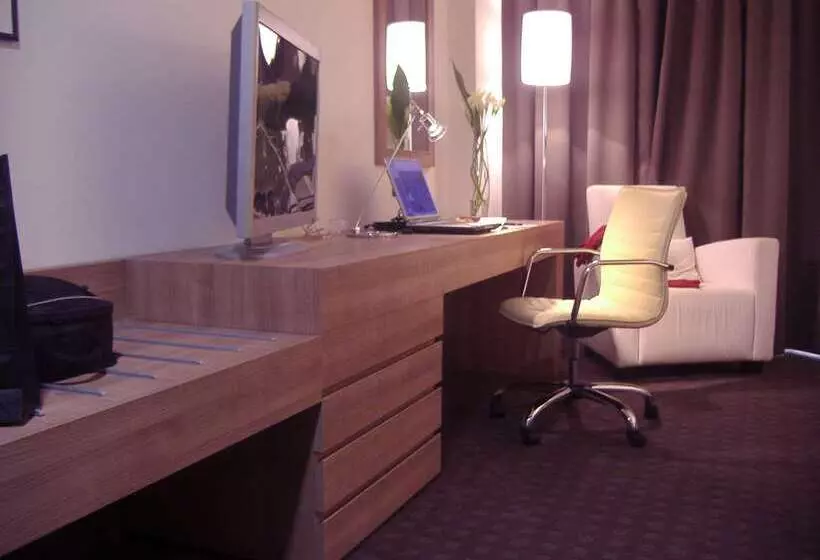 هتل Doubletree By Hilton Milan