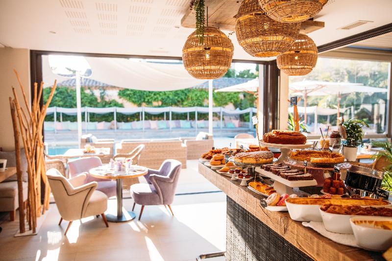 Отель Hôtel Font Mourier