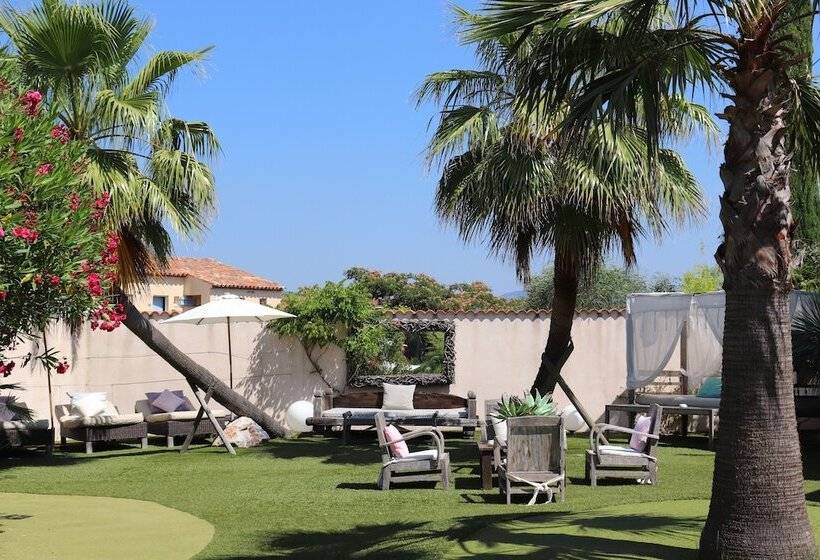 Отель Hôtel Font Mourier