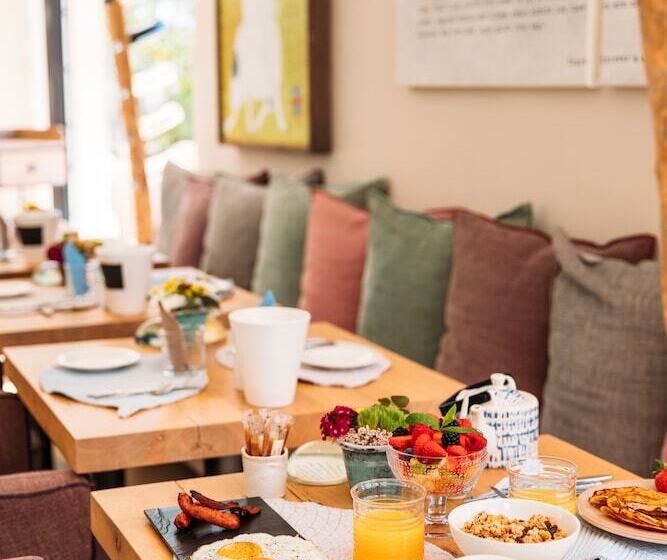 Отель Hôtel Font Mourier