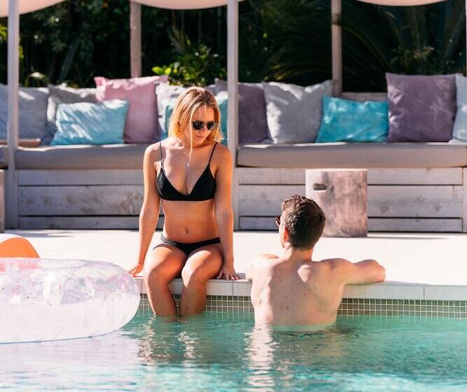 Отель Hôtel Font Mourier