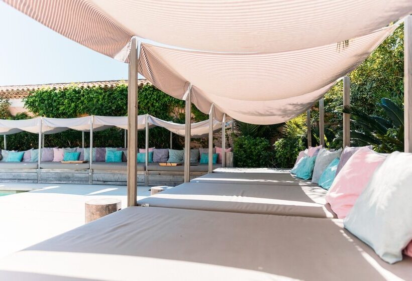 Отель Hôtel Font Mourier