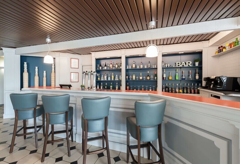 בית מלון כפרי Kyriad Prestige Compiegne