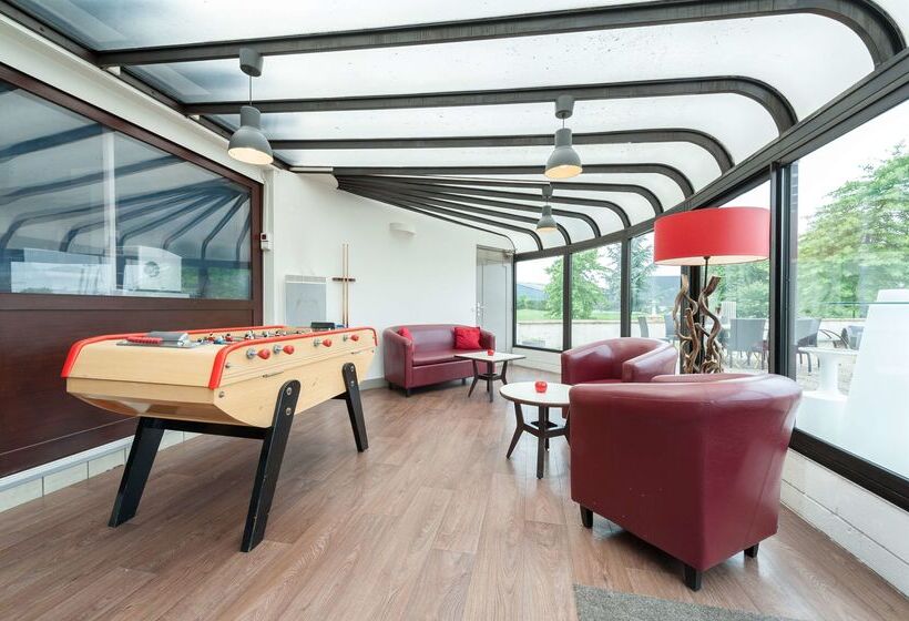 בית מלון כפרי Kyriad Prestige Compiegne