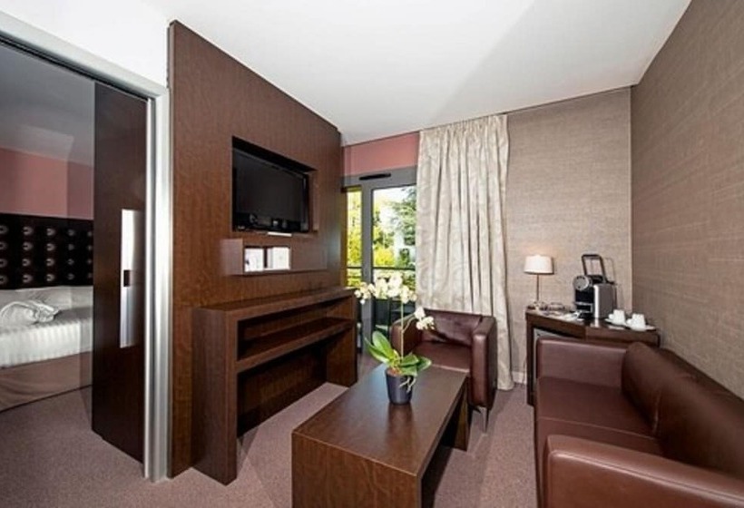 Отель Relais De La Malmaison Paris Rueil Hôtel Spa