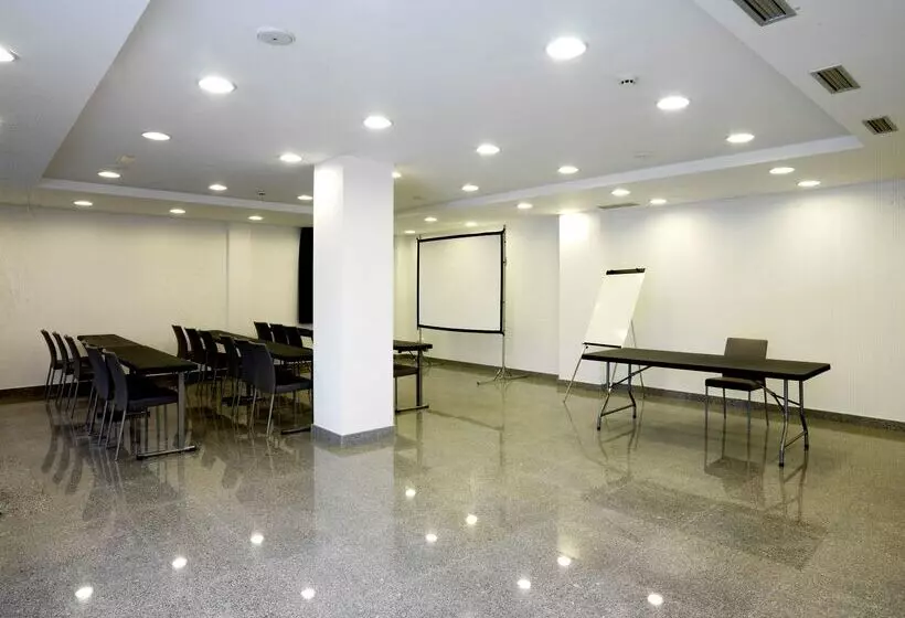 호텔 NH La Avanzada