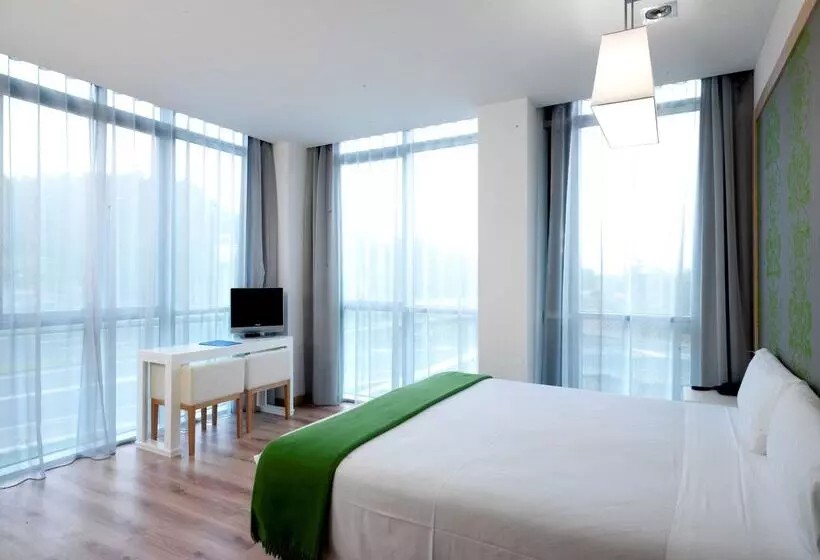 호텔 NH La Avanzada