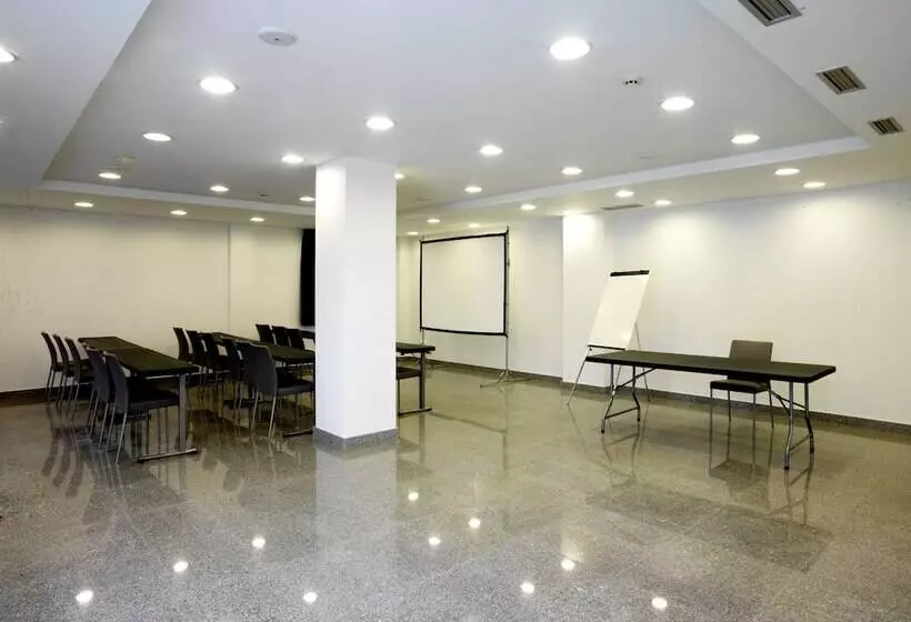 호텔 NH La Avanzada