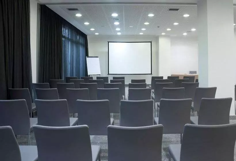 호텔 NH La Avanzada