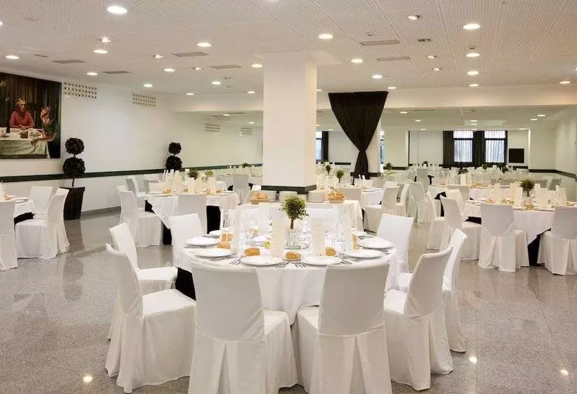 호텔 NH La Avanzada