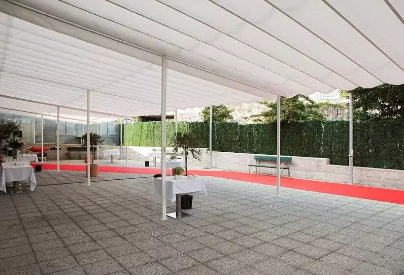 호텔 NH La Avanzada