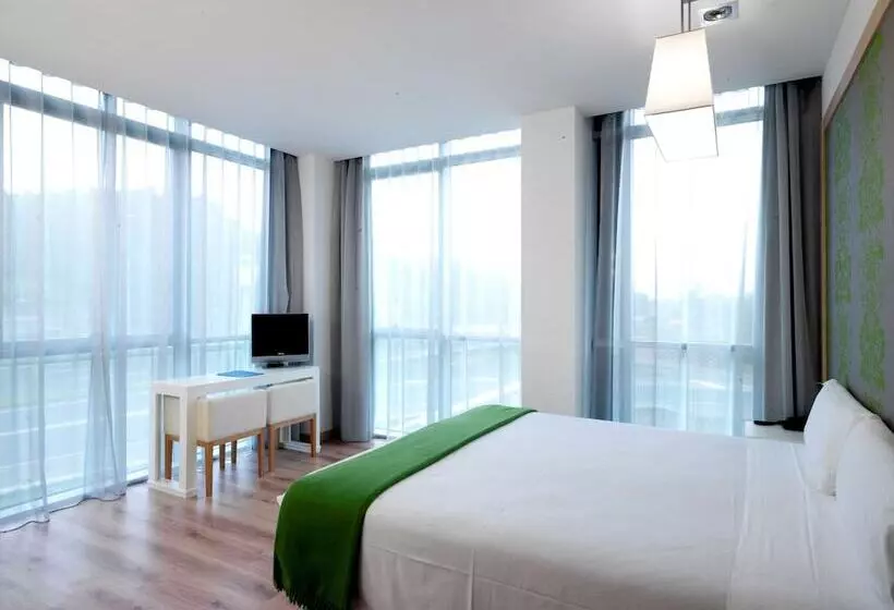 호텔 NH La Avanzada