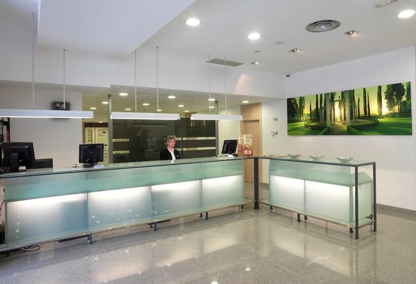 ホテル NH La Avanzada