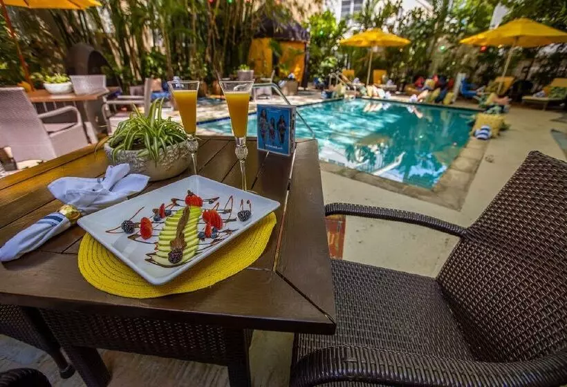 Hotel Riviera Suites