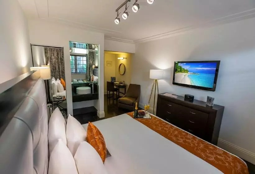 Hotel Riviera Suites