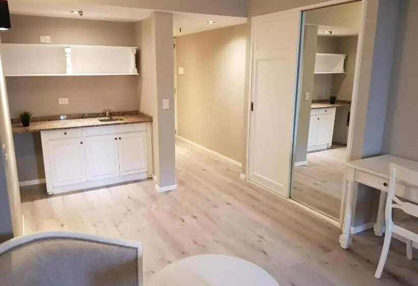 فندق Up America Plaza