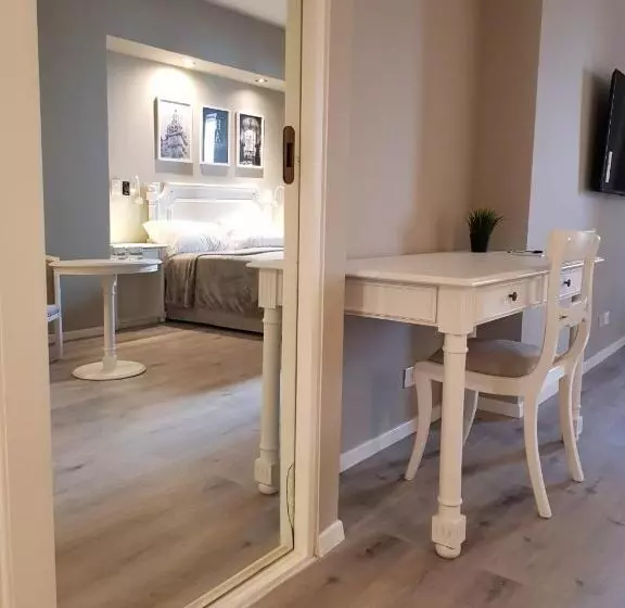 هتل Up America Plaza