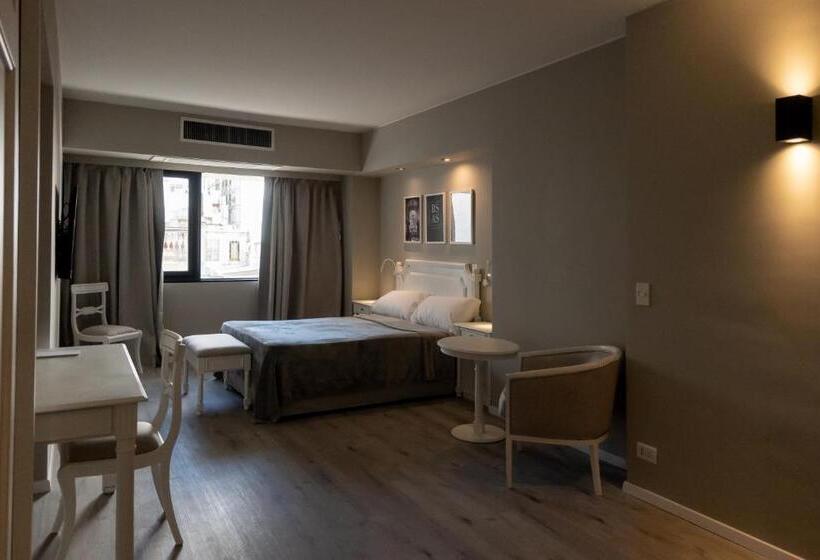 هتل Up America Plaza