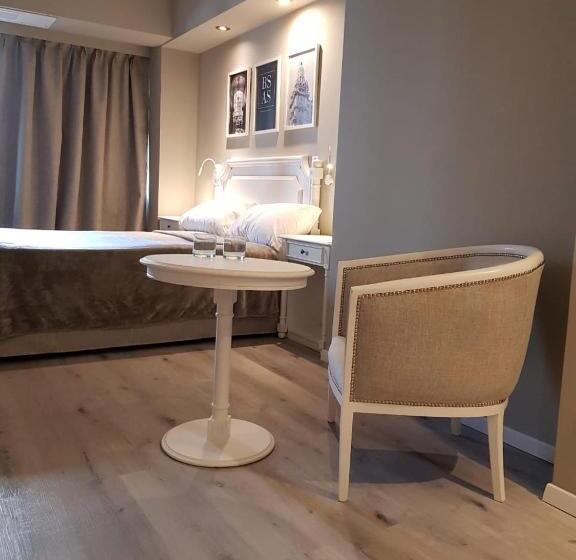 هتل Up America Plaza