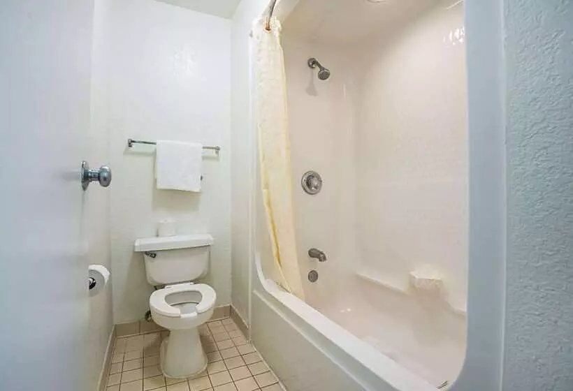 مُتل Rodeway Inn Kissimmee Maingate West   Free Theme Park Shuttle