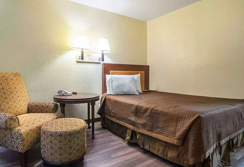 مُتل Rodeway Inn Kissimmee Maingate West   Free Theme Park Shuttle