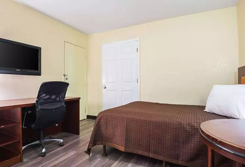 مُتل Rodeway Inn Kissimmee Maingate West   Free Theme Park Shuttle