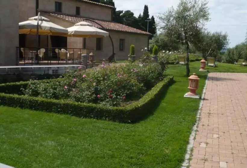 Sovana Hotel & Resort