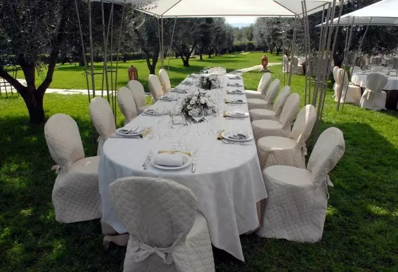 Sovana Hotel & Resort