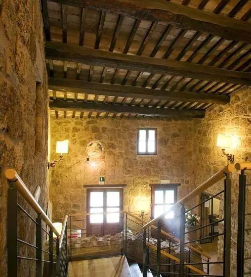 Sovana Hotel & Resort