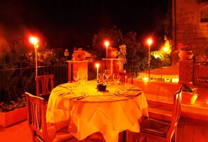 Sovana Hotel & Resort