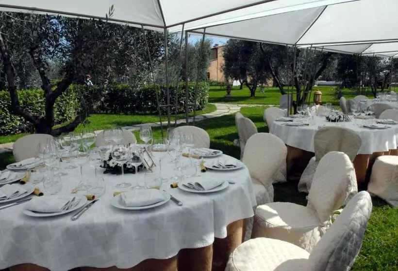 Sovana Hotel & Resort