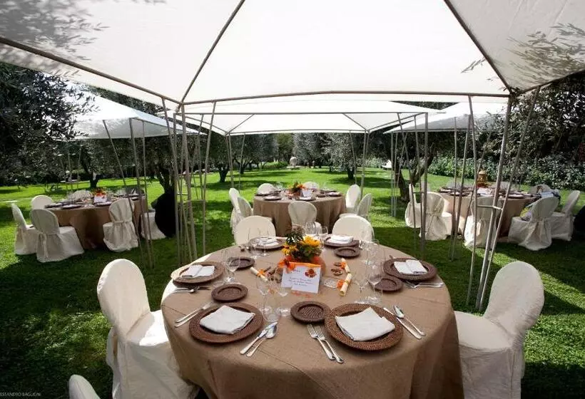 Sovana Hotel & Resort