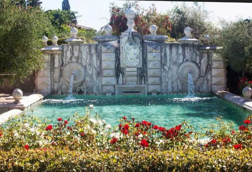 Sovana Hotel & Resort