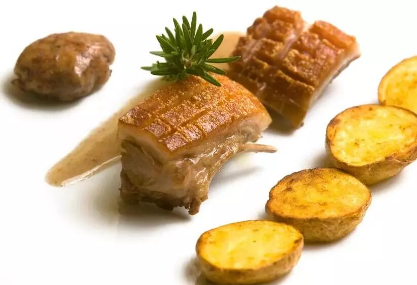 Sovana Hotel & Resort