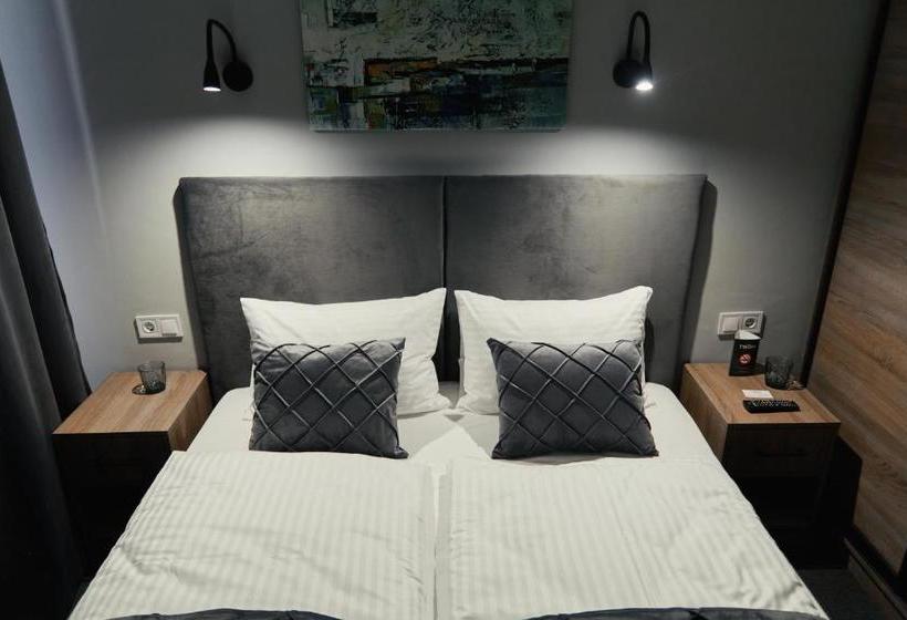 فندق готель тячів