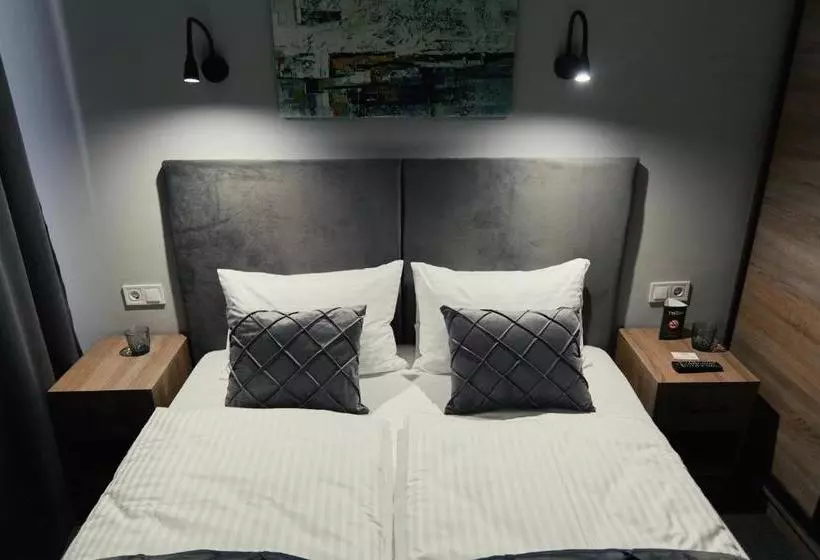 Hotelli готель тячів