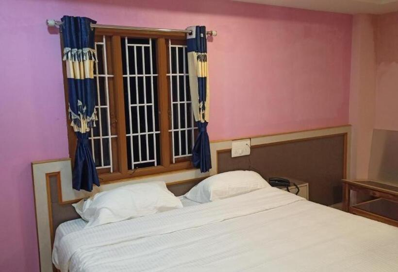 Hotel Aarthi Residency