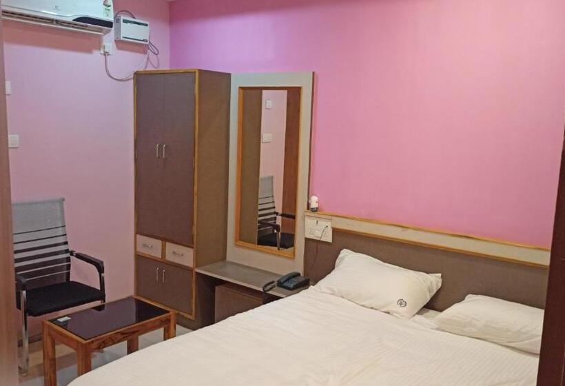 Hotel Aarthi Residency