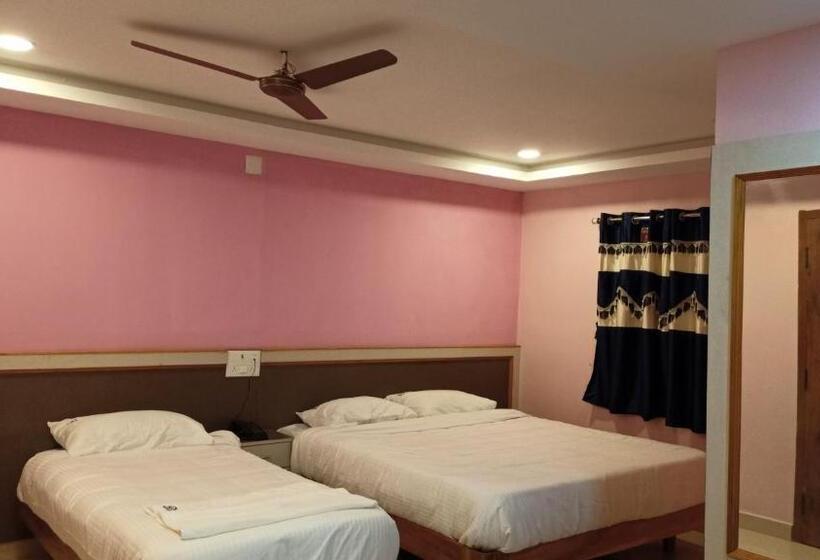 Hotel Aarthi Residency