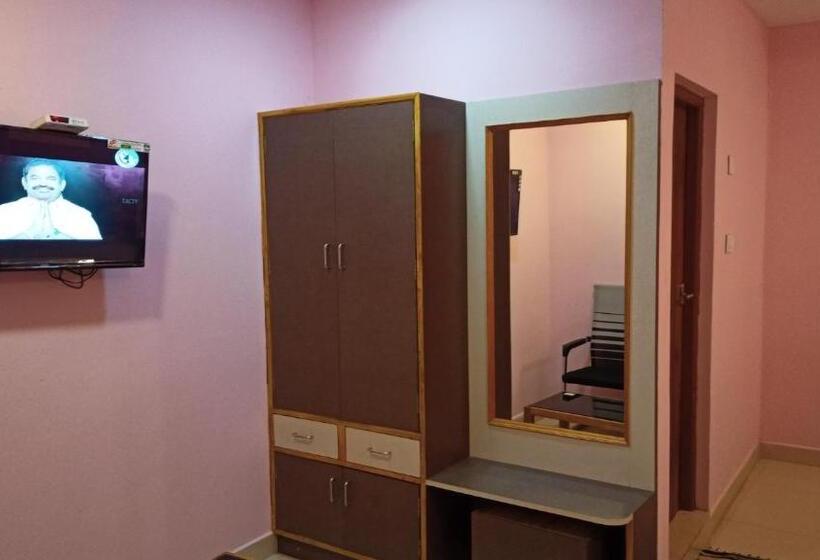 Hotel Aarthi Residency