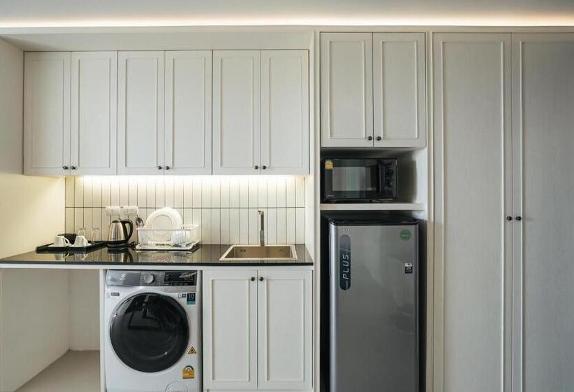 호텔 Marina House Muaythai Taiad Phuket