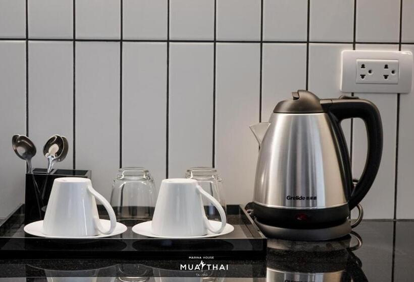 호텔 Marina House Muaythai Taiad Phuket