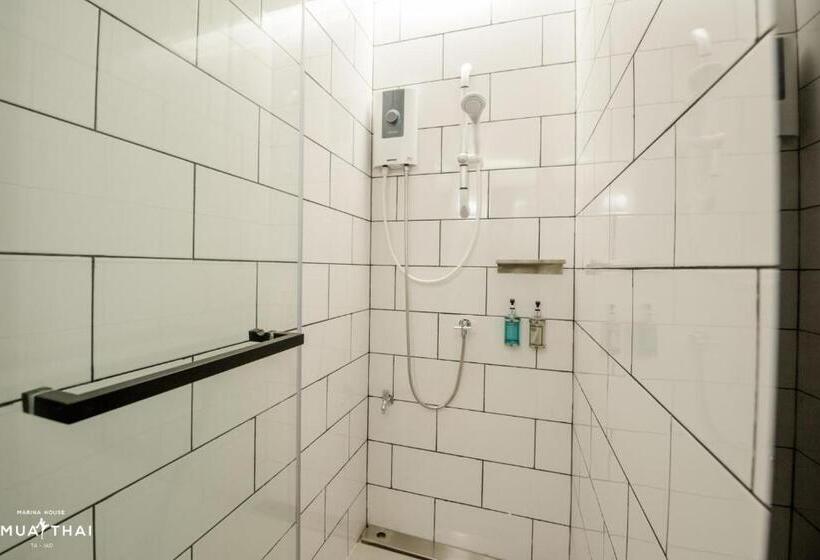 호텔 Marina House Muaythai Taiad Phuket