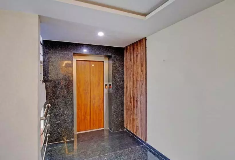 ホテル Treebo Usha Vasivi Alipiri Road, 2 Km From Tirupati Central Bus Station