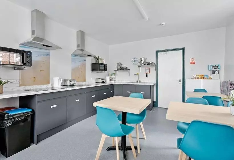 Park View R & R   Adult Only   Self Catering   Free Parking   Ev Point