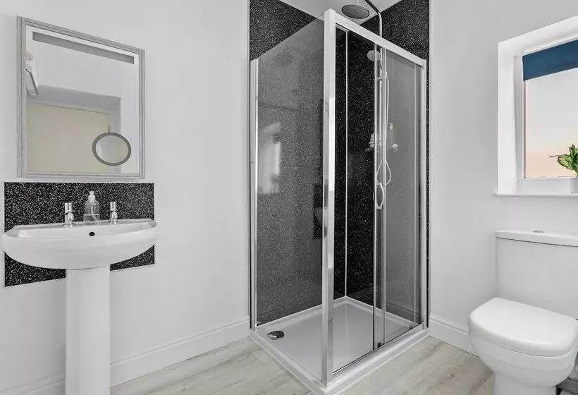 Park View R & R   Adult Only   Self Catering   Free Parking   Ev Point