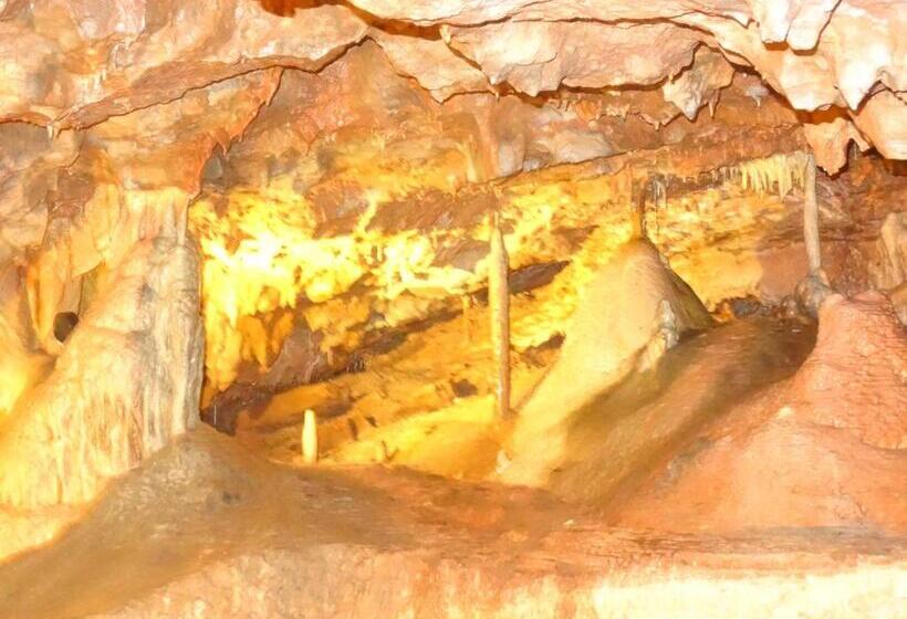 Park View R & R   Adult Only   Self Catering   Free Parking   Ev Point